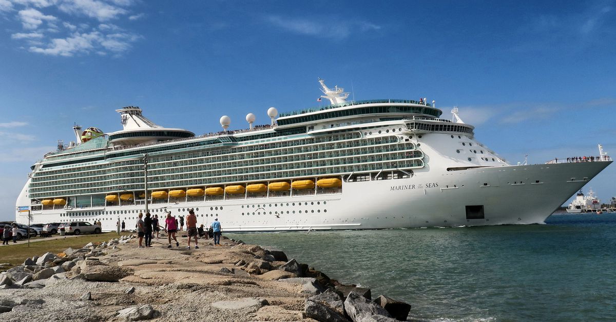 Royal Caribbean suspends US cruise operations