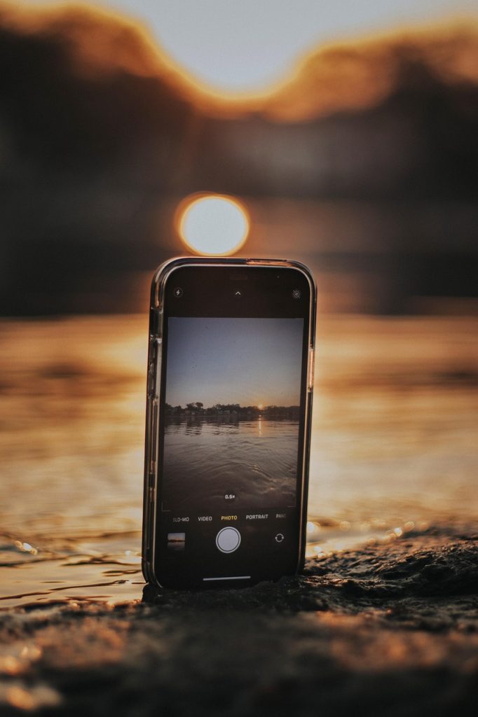 Apple iPhone India illustration for Apple iPhone best year inIndia as smartphone market stays broadly flat